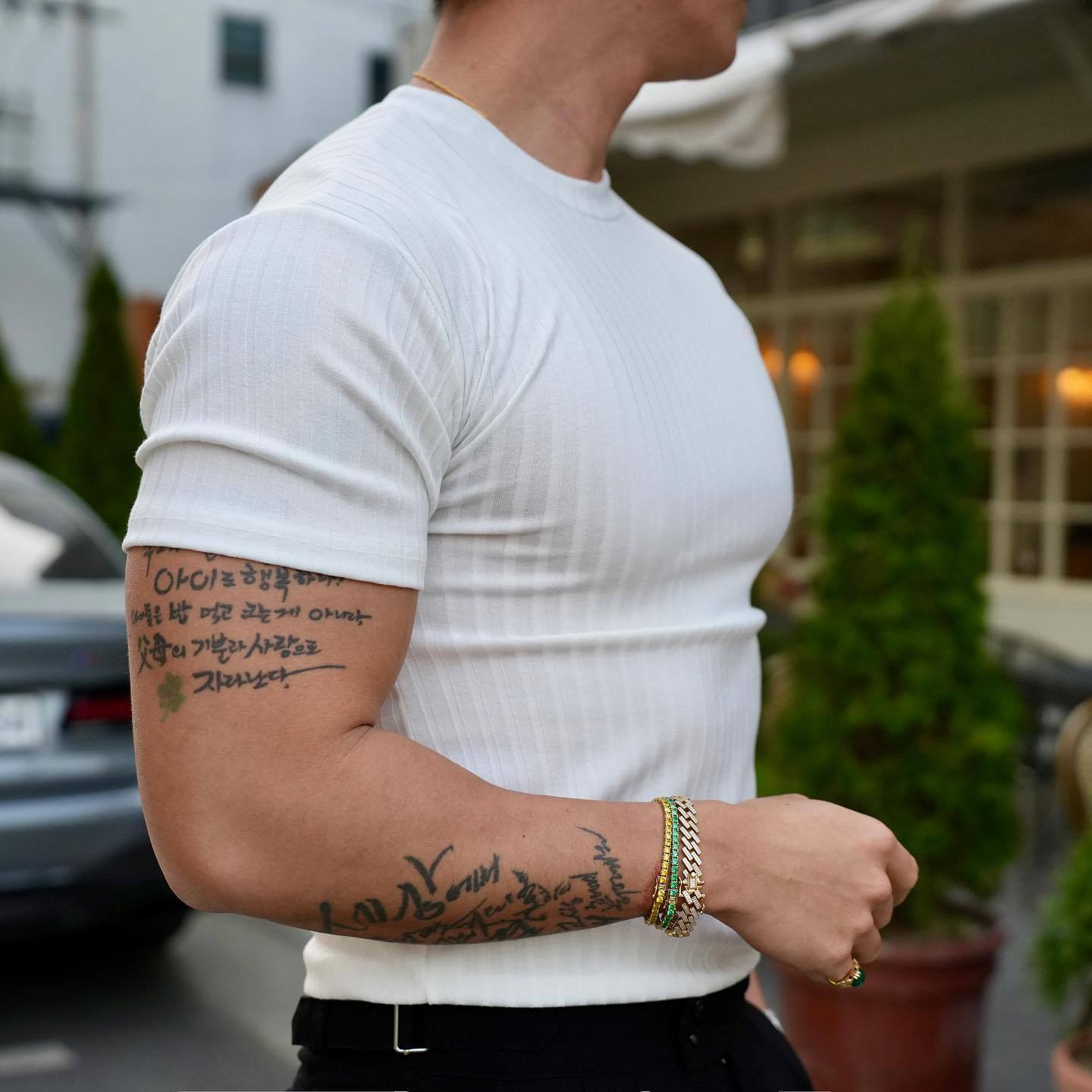 Men's Summer Sports Fitness Casual Round Neck Stretchable Shirt